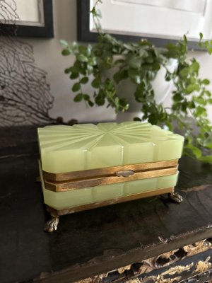 19th Century French Opaline Glass Box in Pistachio Green, 1880s-JO-1772536