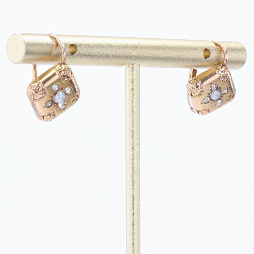 19th Century French Pearl Diamond 18 Karat Rose Gold Lever Back Earrings, Set of 2