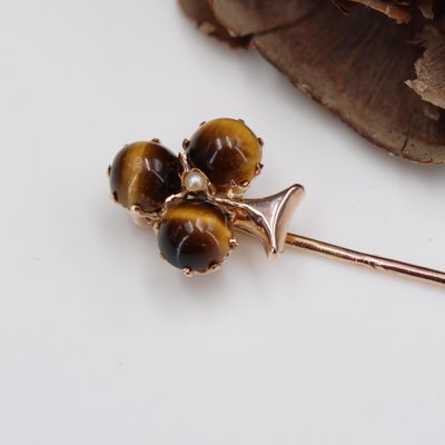 19th Century French Tiger Eye Fine Pearl Rose Gold Clover Pin Brooch-OLU-1815850