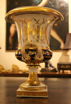 19th Century Italian Ginori Glazed and Parcel Gilt Porcelain Armorial Vase-AXE-1433438