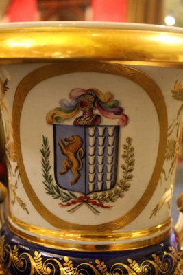 19th Century Italian Ginori Glazed and Parcel Gilt Porcelain Armorial Vase-AXE-1433438