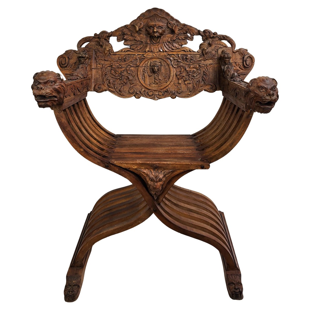 19th Century Italian Renaissance Savonarola Chair in Carved Walnut