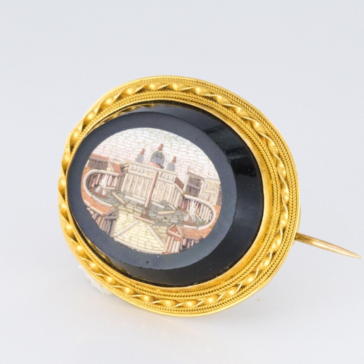 19th Century Micromosaic 18 Karat Yellow Gold Brooch