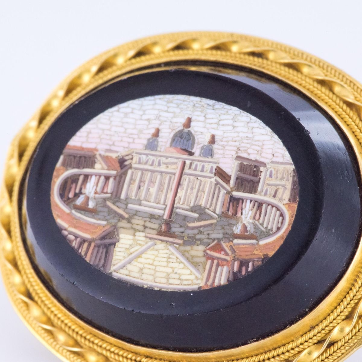 19th Century Micromosaic 18 Karat Yellow Gold Brooch