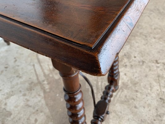 19th-Century Spanish Walnut Side Table with Turned Legs and Bevelled Top-PSK-1002609