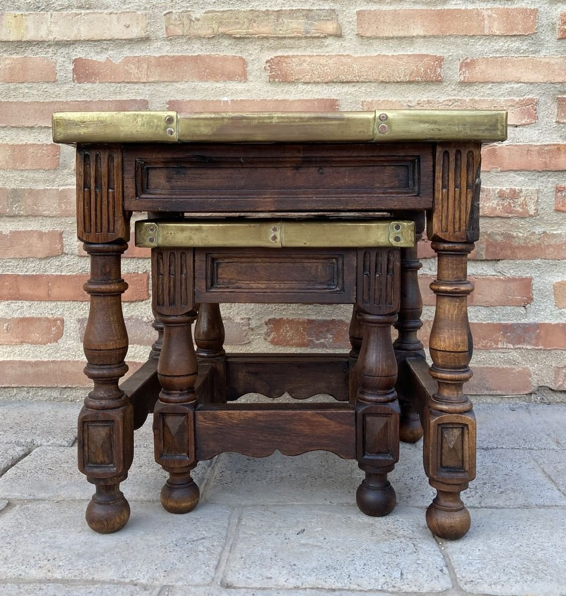 19th-Century Spanish Zinc Top Nesting Tables with Turned Legs, Set of 2