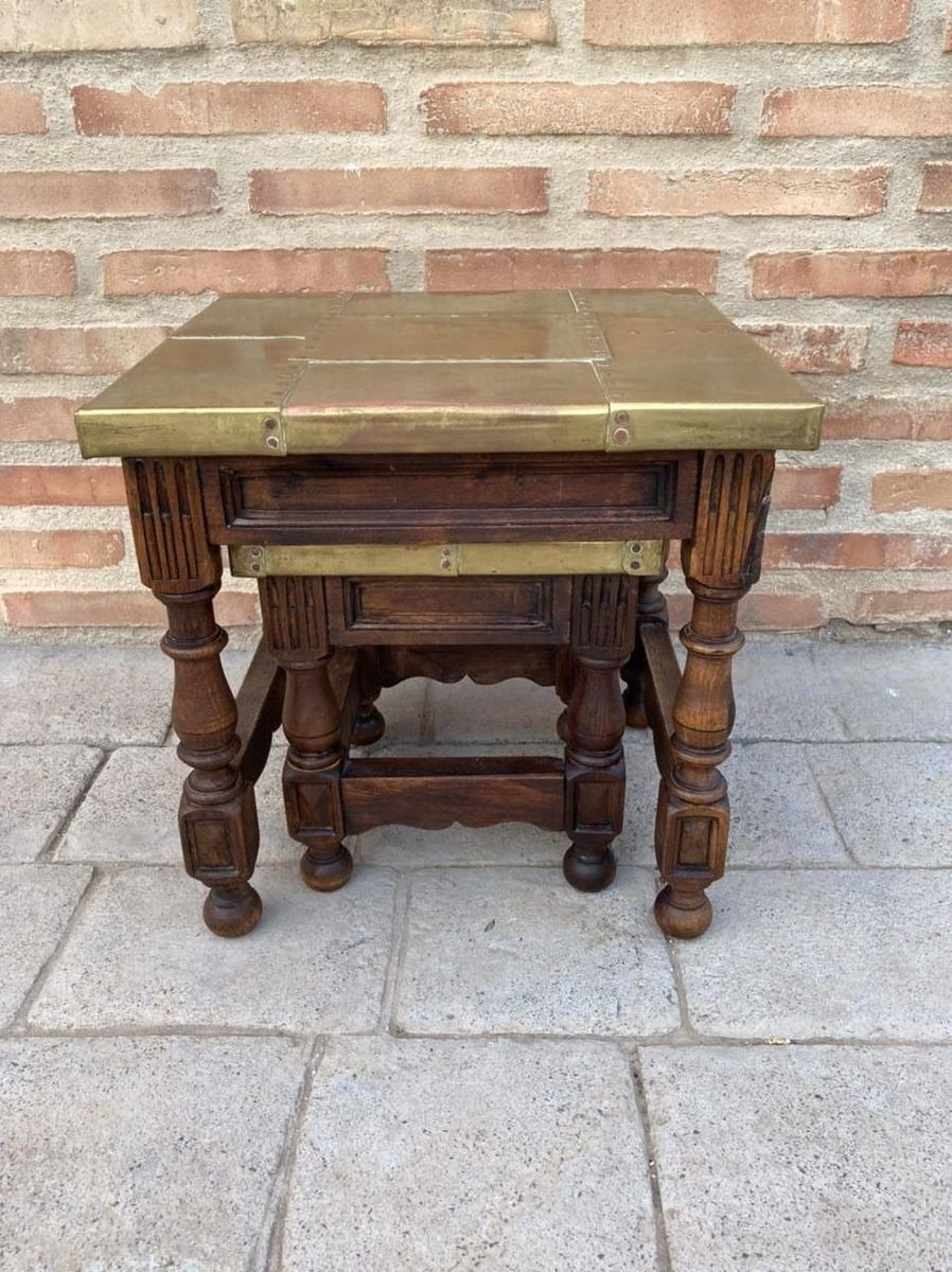 19th-Century Spanish Zinc Top Nesting Tables with Turned Legs, Set of 2