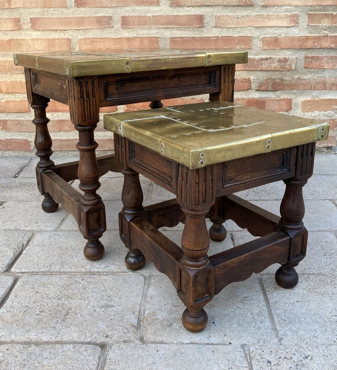 19th-Century Spanish Zinc Top Nesting Tables with Turned Legs, Set of 2