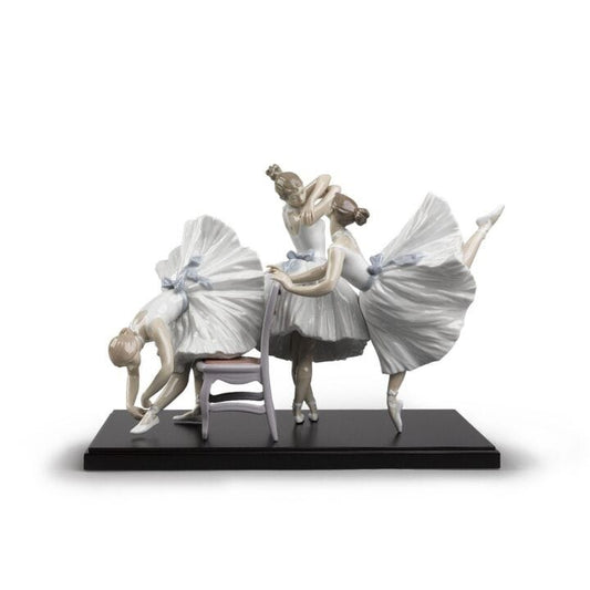 Backstage Ballet Figurine by Lladró