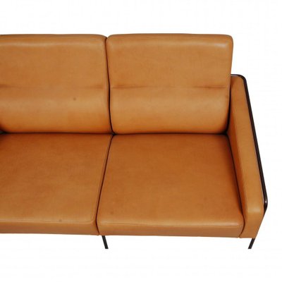 2-Seater Airport Sofa with Cognac Aniline Leather and Brass Frame by Arne Jacobsen for Fritz Hansen, 1960s-MTD-1400786