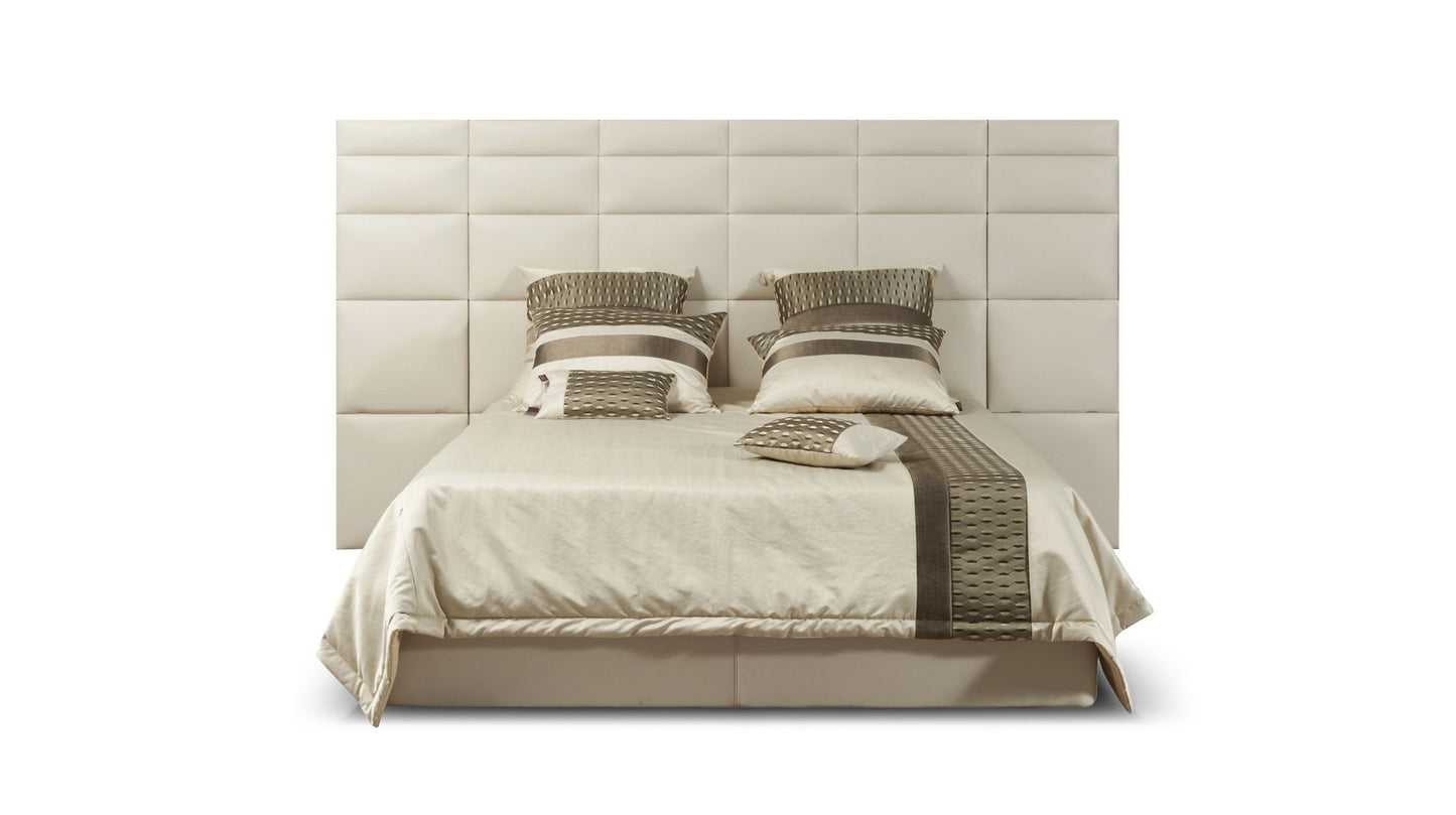 COURCHEVEL BED by Roche Bobois