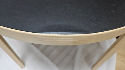 [국내재고/B급] AALTO 90B - Round wooden table / Top-Black Linoleum