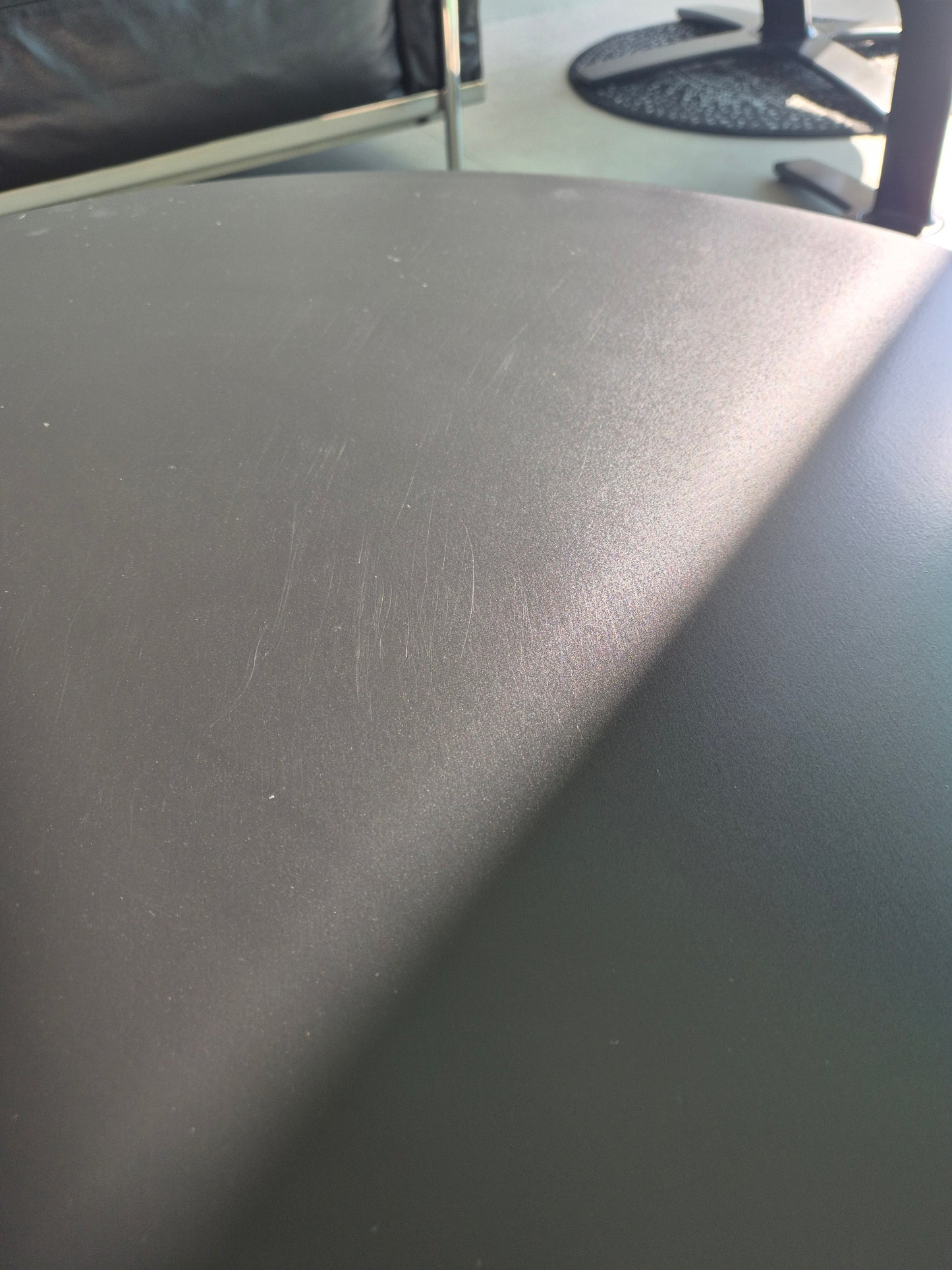 [국내재고/B급] PIERRE - Round metal coffee table