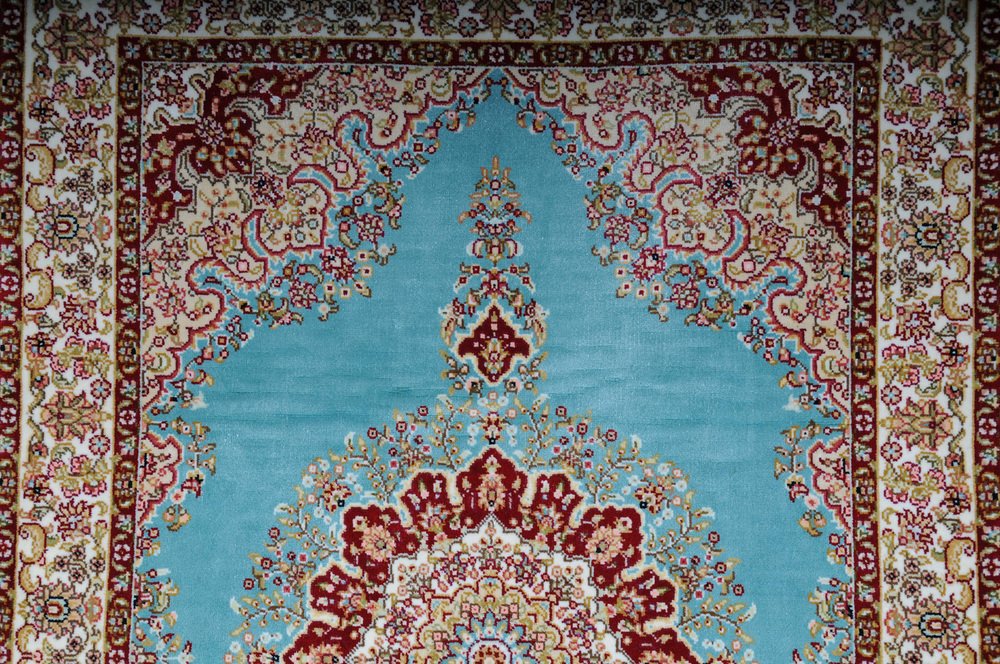 20th Century Anatolian Prayer Rug in Cotton-Silk