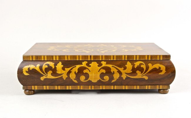 20th Century Art Deco Nutwood Box with Maple Inlays, Austria, 1920s-TQA-2024336