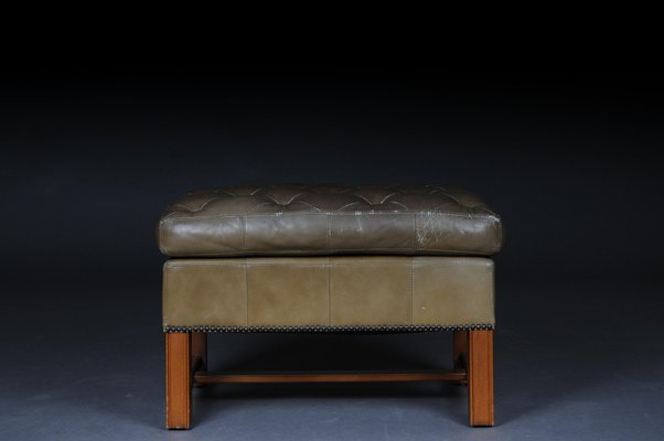 20th Century English Gray Chesterfield Ottoman-FLW-1402255