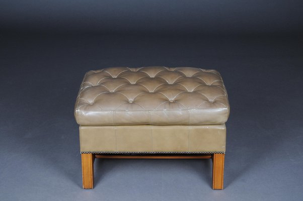 20th Century English Gray Chesterfield Ottoman-FLW-1402255