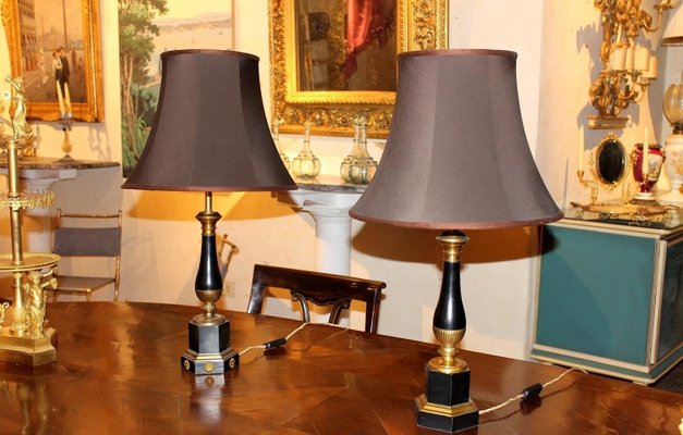 20th Century French Black Enamel Tole and Gilt Bronze Table Lamps with Silk Shade, Set of 2-AXE-1433477