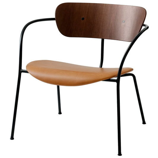 Pavilion AV6 lounge chair by &Tradition #lacq. walnut - Noble Cognac leather #