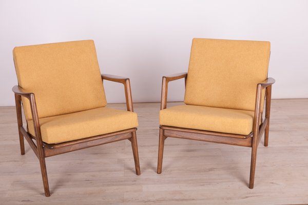 300-139 Armchairs from Swarzędzka Factory, 1960s, Set of 2-NIT-570906