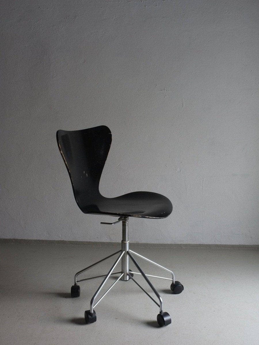 3117 Black Swivel Chair by Arne Jacobsen for Fritz Hansen