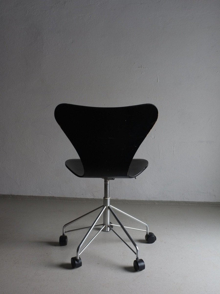 3117 Black Swivel Chair by Arne Jacobsen for Fritz Hansen