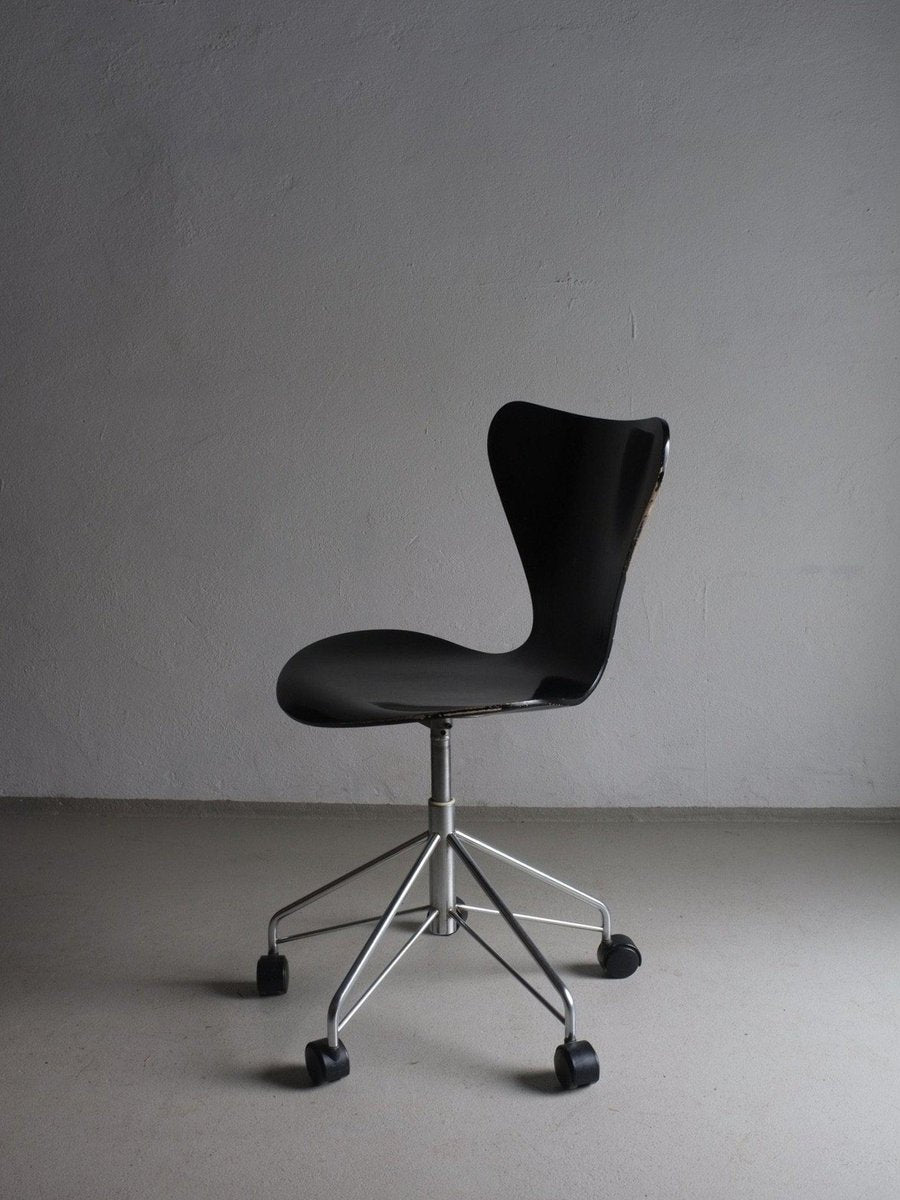 3117 Black Swivel Chair by Arne Jacobsen for Fritz Hansen