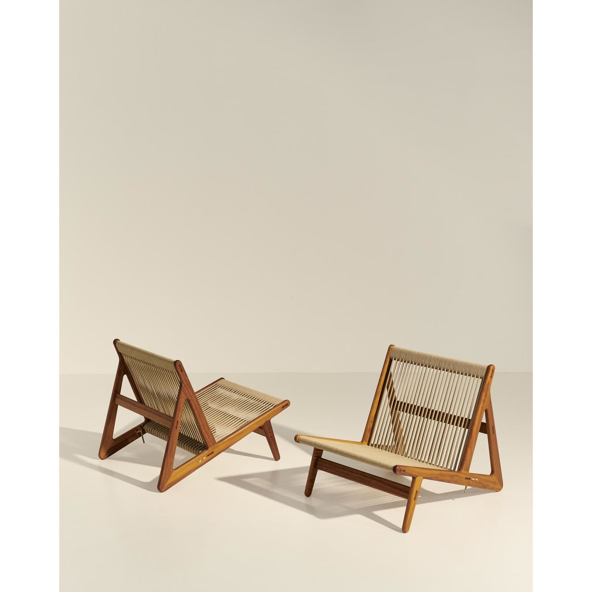 MR01 Initial Outdoor Armchair Iroko