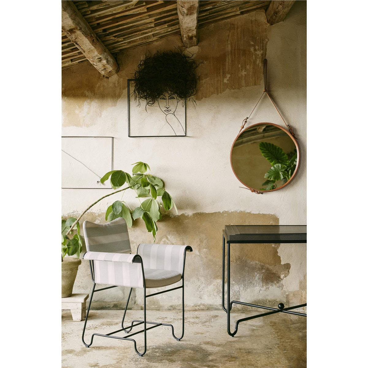 Tropique Dining Chair Black/ Leslie 06