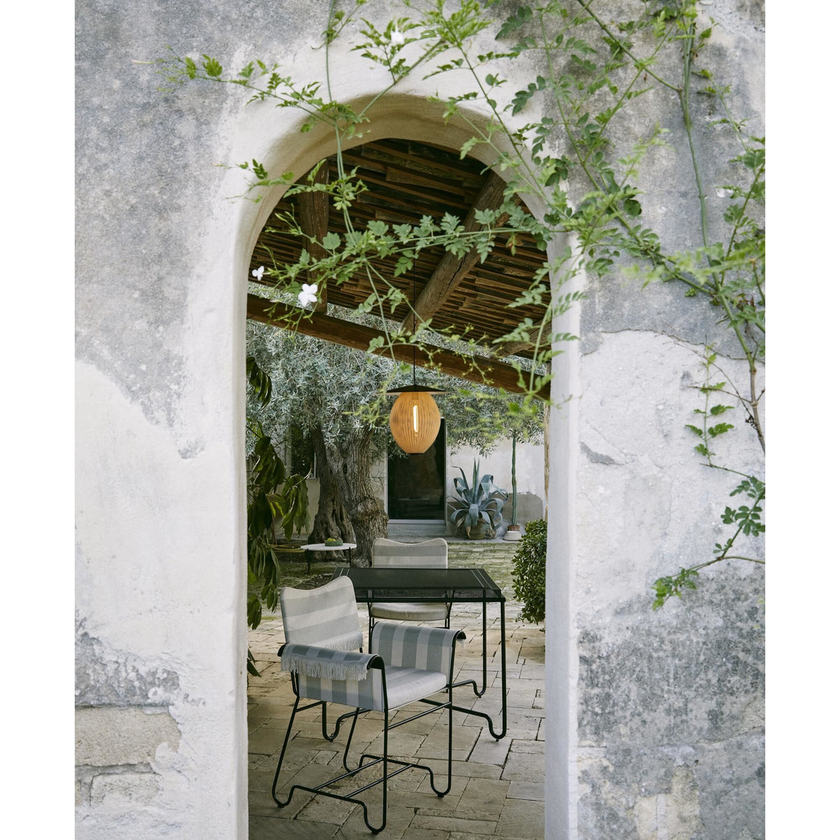 Tropique Dining Chair Black/ Leslie 06