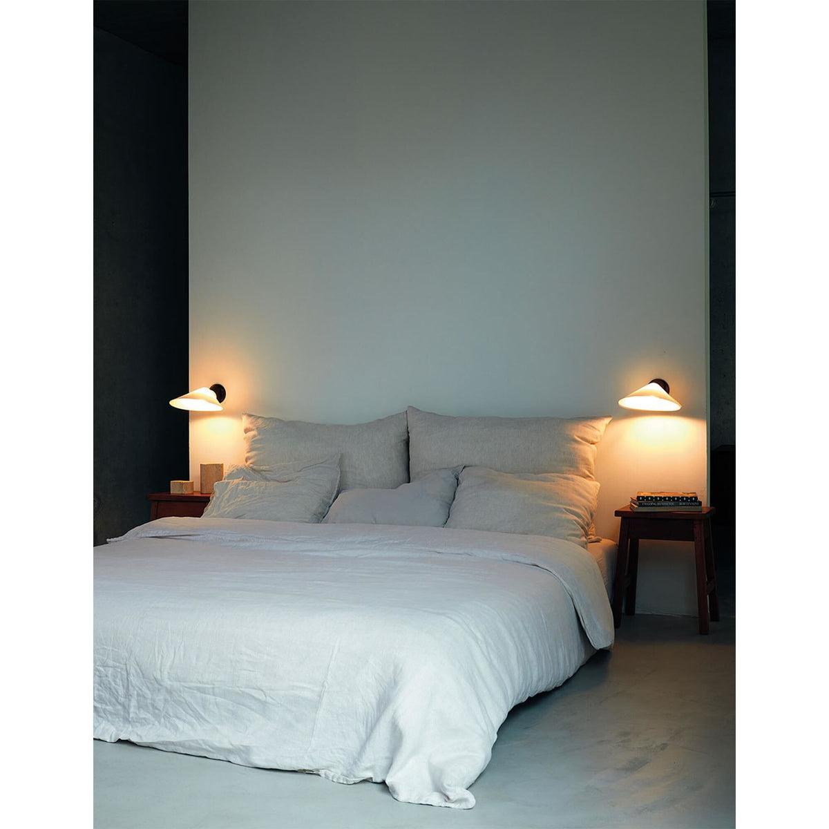 DCWéditions Plume Wall Lamp Polycarbonate/ Black