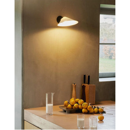 DCWéditions Plume CA Wall Lamp Black/ Porcelain