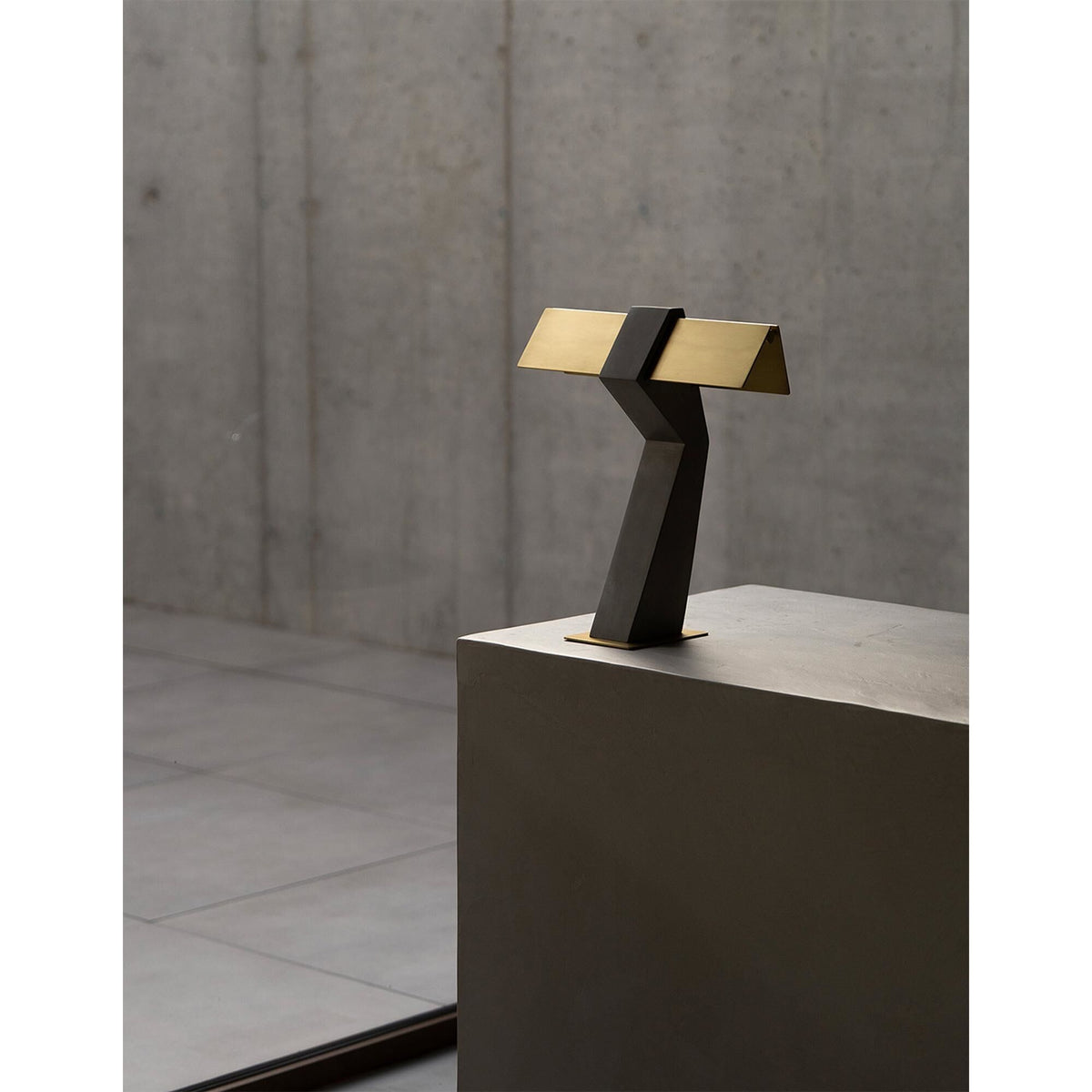 DCWéditions Collection Cauvet Tau Table Lamp Gold