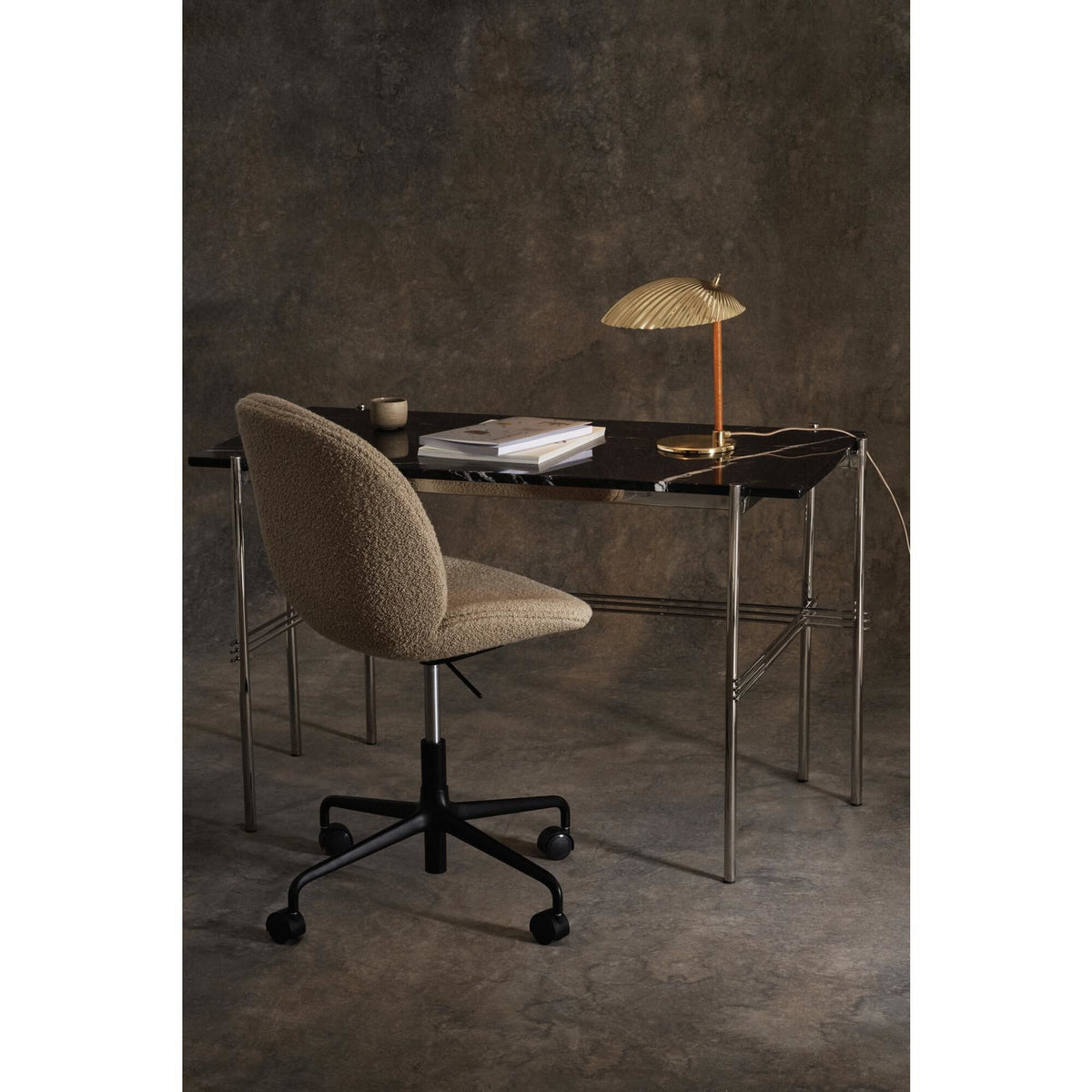 Bat Office Chair Upholstered Front Matt Black/905 Dune