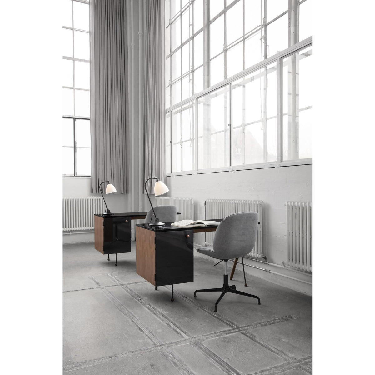 Bat Office Chair Upholstered Front Matt Black/905 Dune