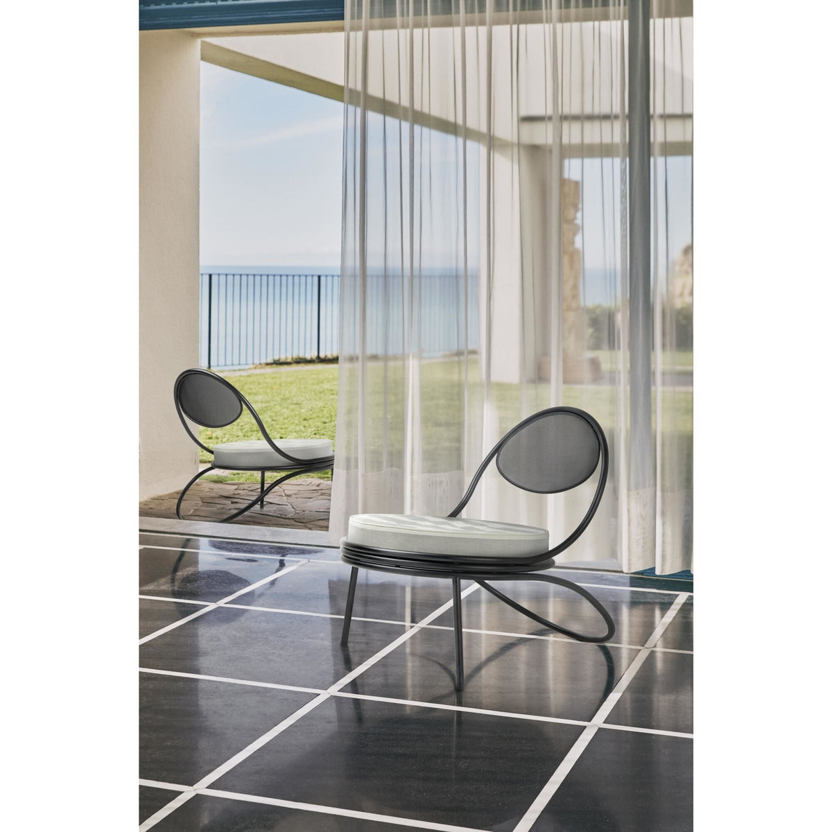Copacabana Outdoor Chair Matt Black/ Leslie Stripe 020