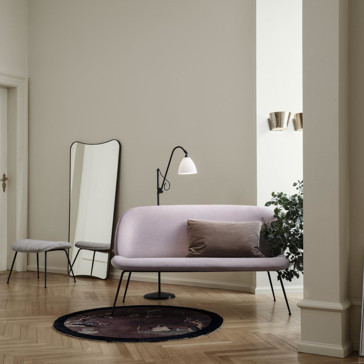Beetle Ottoman Dora Boucle With Legs In Antique Brass