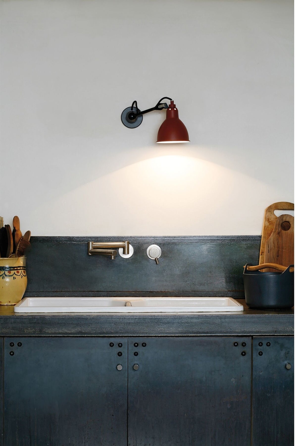 N104 Wall Lamp Black/ Black/ Copper – DCWéditions