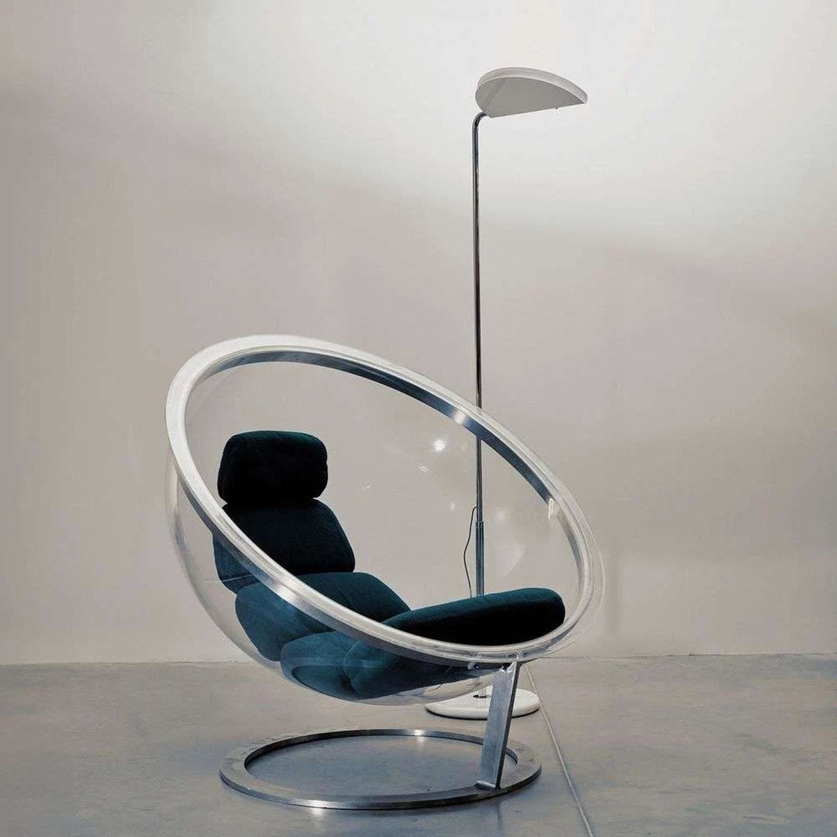 DCWéditions Mezzaluna Floor Lamp Chrome/ White