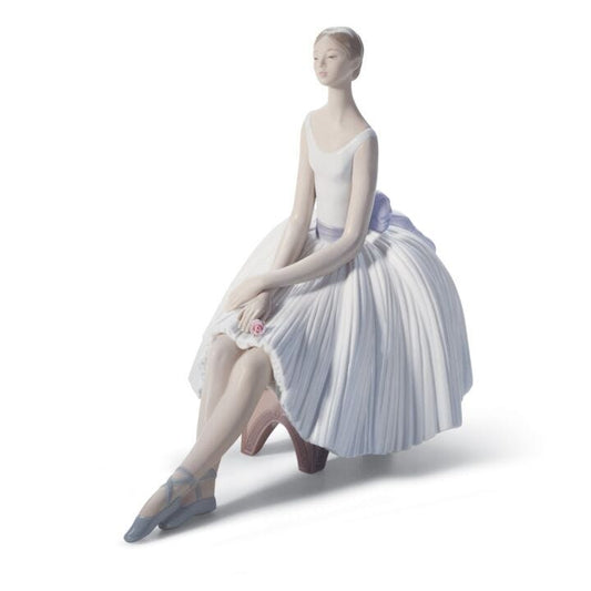 Refinement Ballet Woman Figurine by Lladró