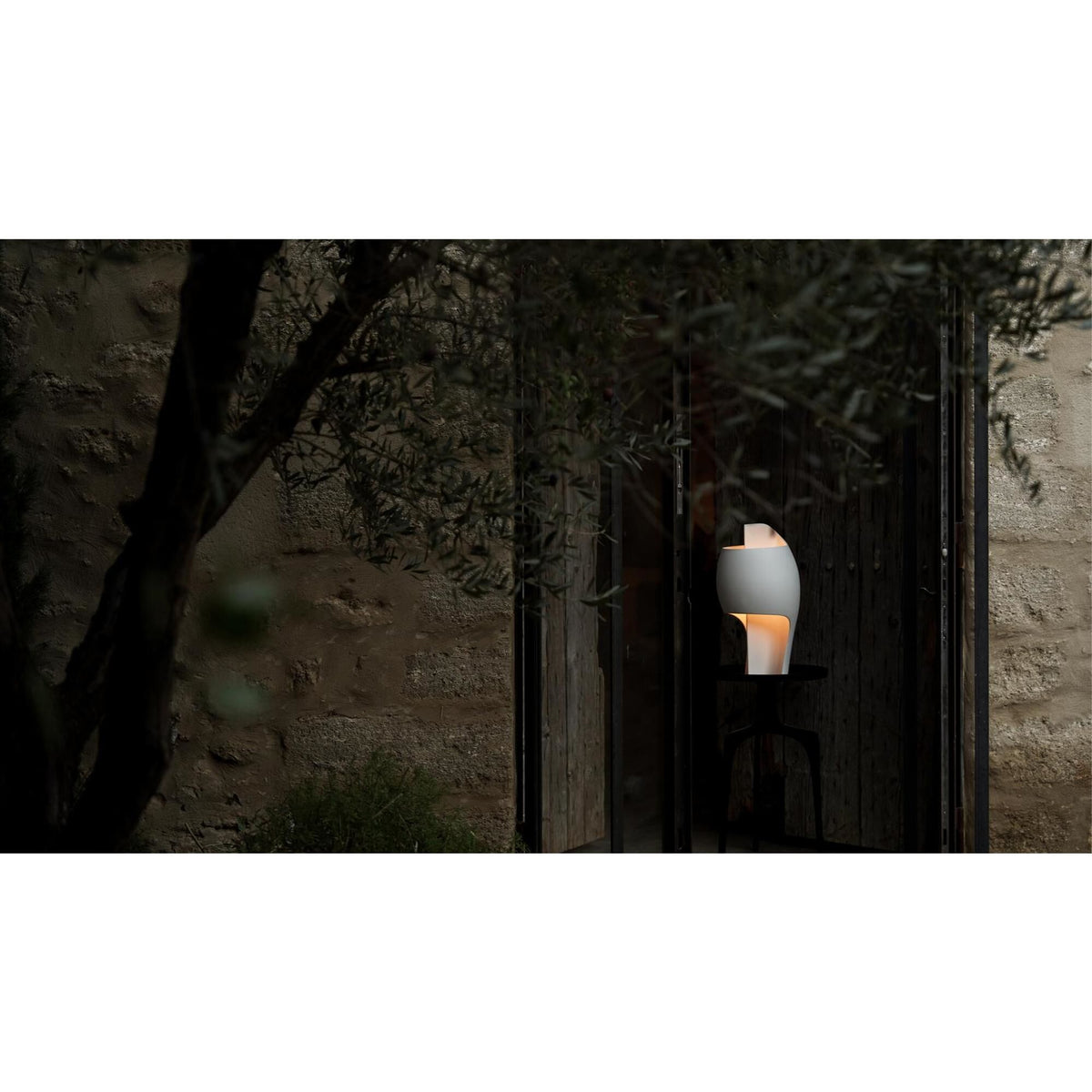 DCWédtions Grande B Table Lamp Gypsum/ Aluminum