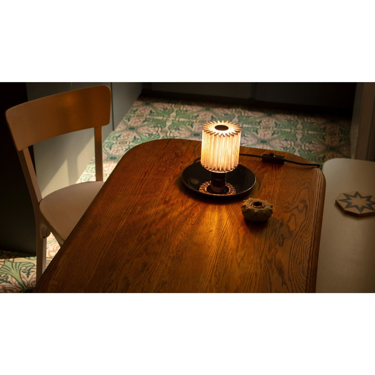 DCWédtions In The Sun 220 Table Lamp Black/ Silver