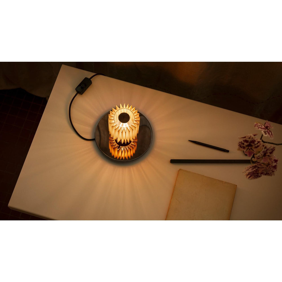 DCWédtions In The Sun 220 Table Lamp Silver