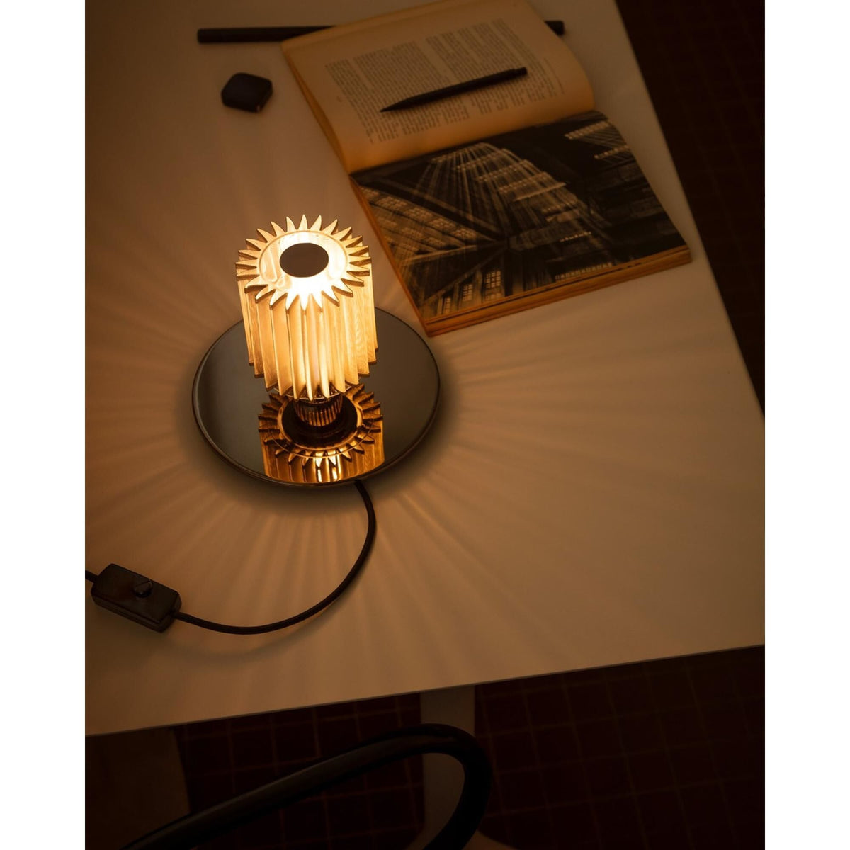 DCWédtions In The Sun 220 Table Lamp Silver