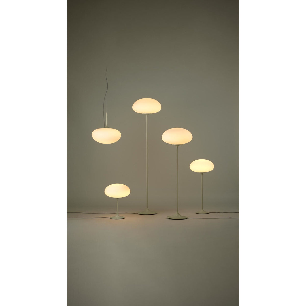 Stemlite Floor Lamp H110 Black Red/Opal