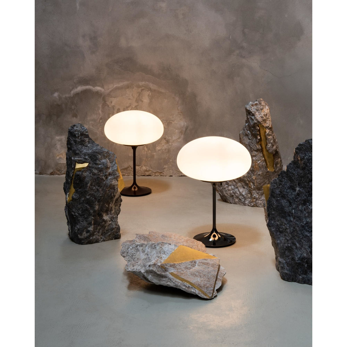 Stemlite Table Lamp H42 Black Red/Opal