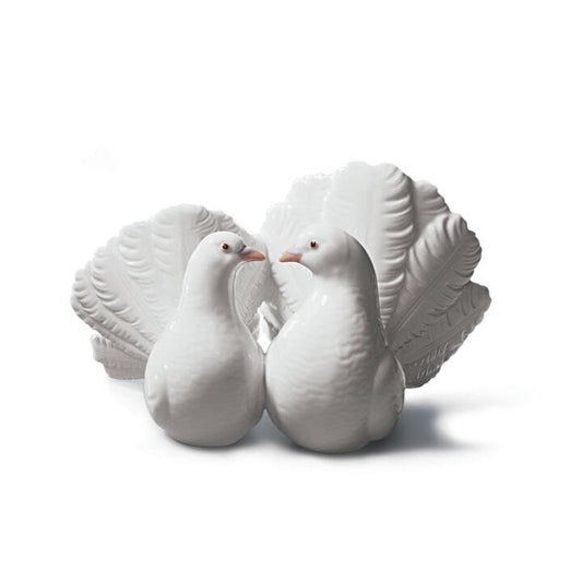 Couple of Doves Figurine by Lladró