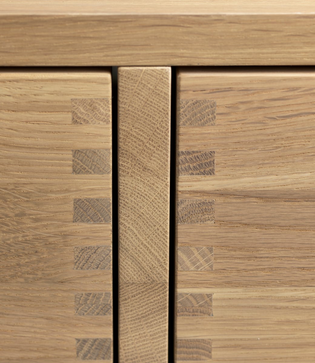 F24 Radius bench/dresser