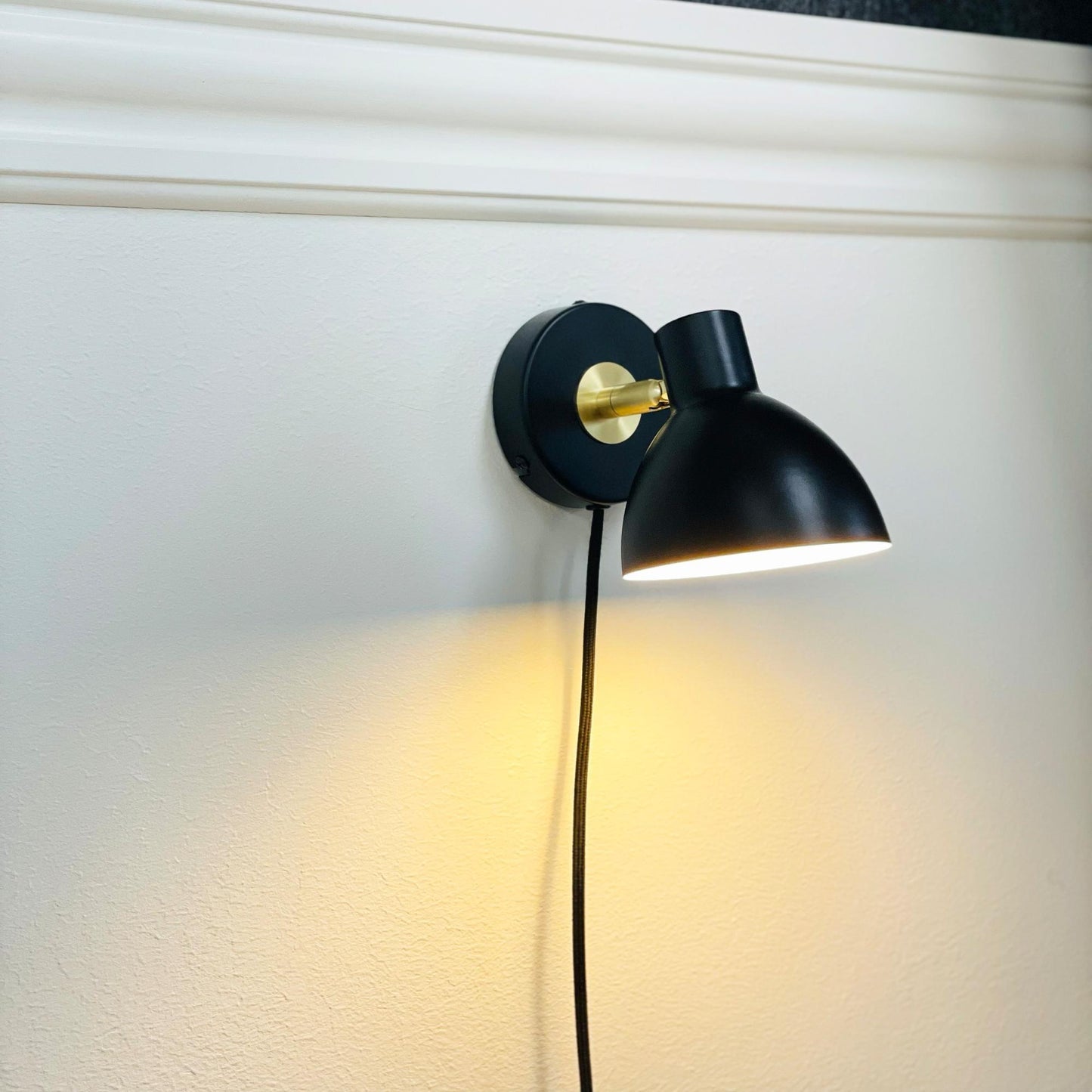 Dyberg Larsen Lilje Wall Lamp Black/ Brass