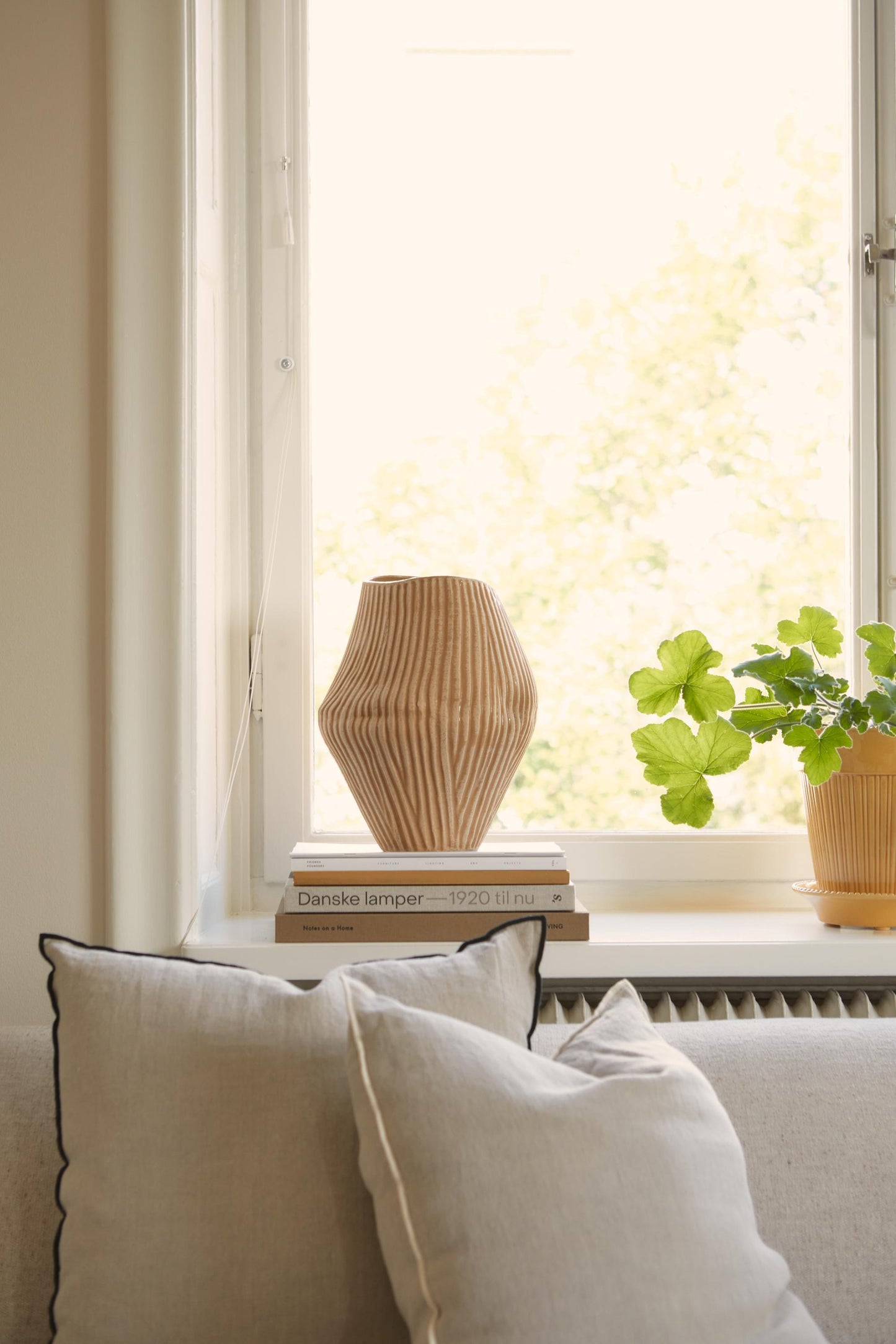Department Willow Vase Brown